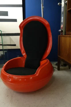 Roter Spage Age Garten Egg Chair von Peter Ghychy, 1960er