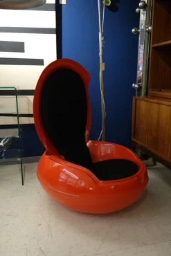 Roter Spage Age Garten Egg Chair von Peter Ghychy, 1960er