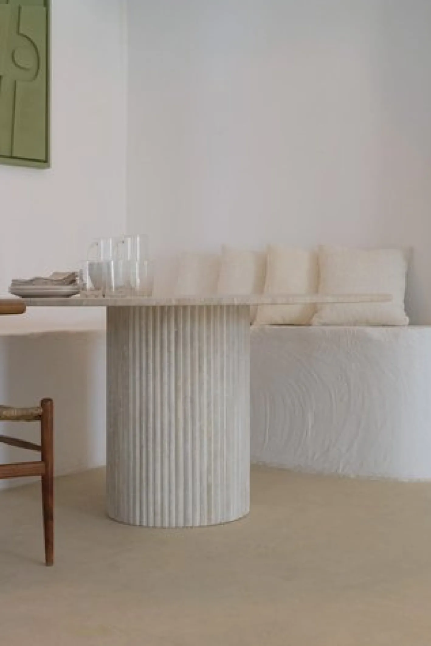 Round Top 140 Gedeckter Beige Travertin Esstisch von Beije Avenue