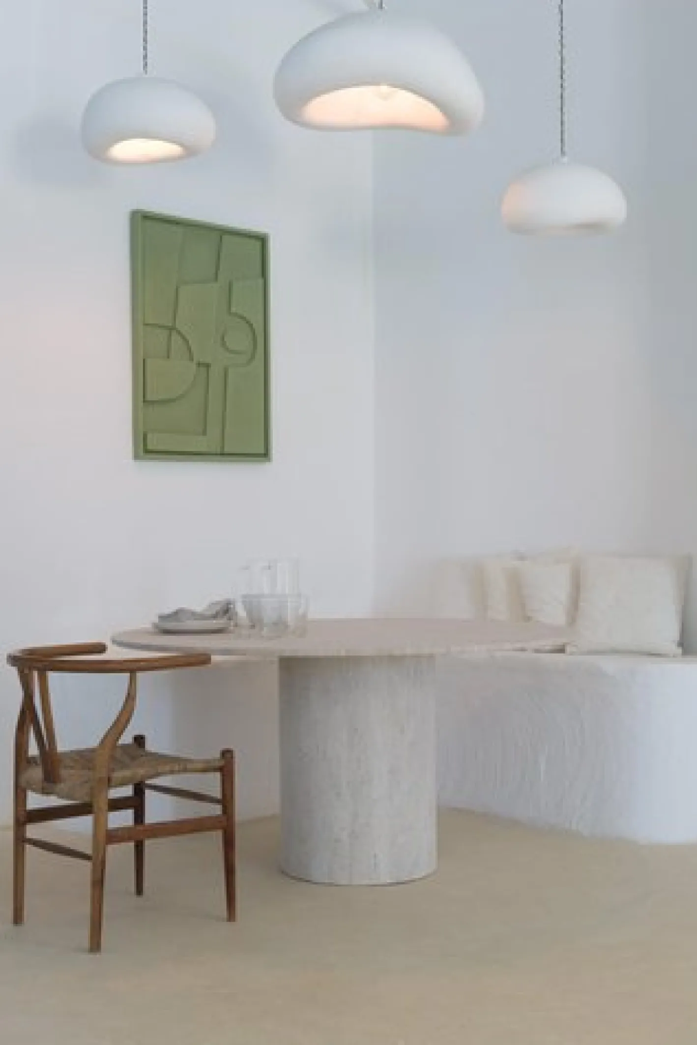 Round Top 140 Gedeckter Beige Travertin Esstisch von Beije Avenue