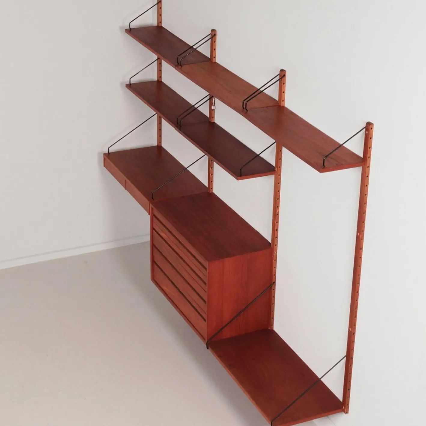 Royal System Wandsystem mit Schreibtisch, Schubladenelement und Regalen von Poul Cadovius für Cado, 1960er