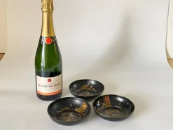Runde japanische handbemalte Pappmaché Schalen, 1910er, 3er Set
