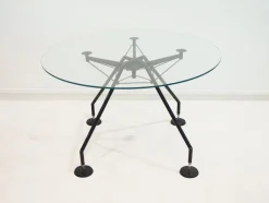 Runder Nomos Esstisch von Sir Norman Foster & Partner für Tecno, 1980er