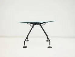 Runder Nomos Esstisch von Sir Norman Foster & Partner für Tecno, 1980er