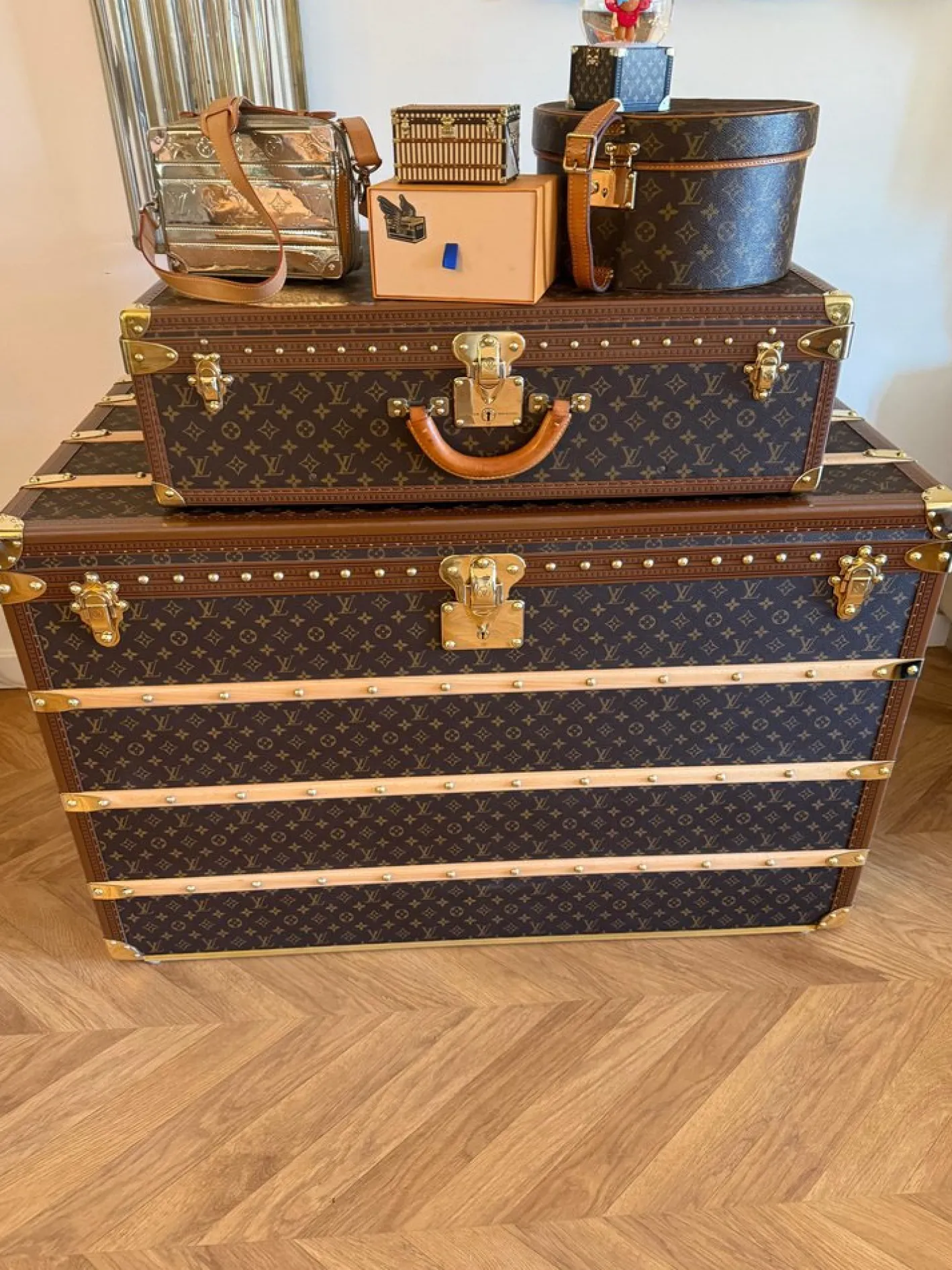 Runde Vintage Hutschachtel aus Monogram Metall von Louis Vuitton, 2000er