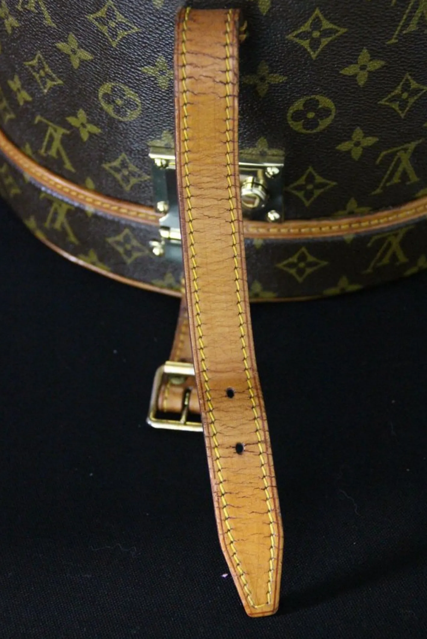 Runde Vintage Hutschachtel aus Monogram Metall von Louis Vuitton, 2000er