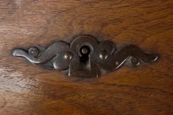 Rustikaler Sekretär aus Holz mit Klappe, 19. Jh.