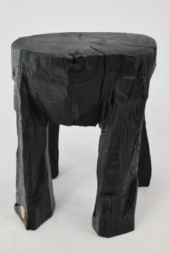 Rustikaler skulpturaler Couchtisch von Logniture