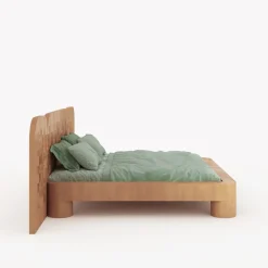 Sally Wood Bett mit Intarsien Kopfteil aus Reclaimed Oak von Fred&Juul