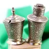 Salz- und Pfefferstreuer aus geprägtem Silber, 2er Set
