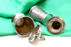 Salz- und Pfefferstreuer aus geprägtem Silber, 2er Set