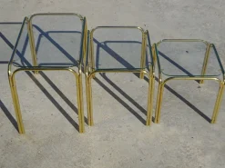 Satztische aus Vergoldetem Metall & Hartglas, 1990er, 3er Set