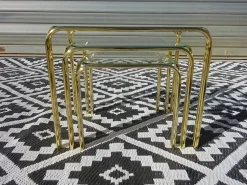 Satztische aus Vergoldetem Metall & Hartglas, 1990er, 3er Set