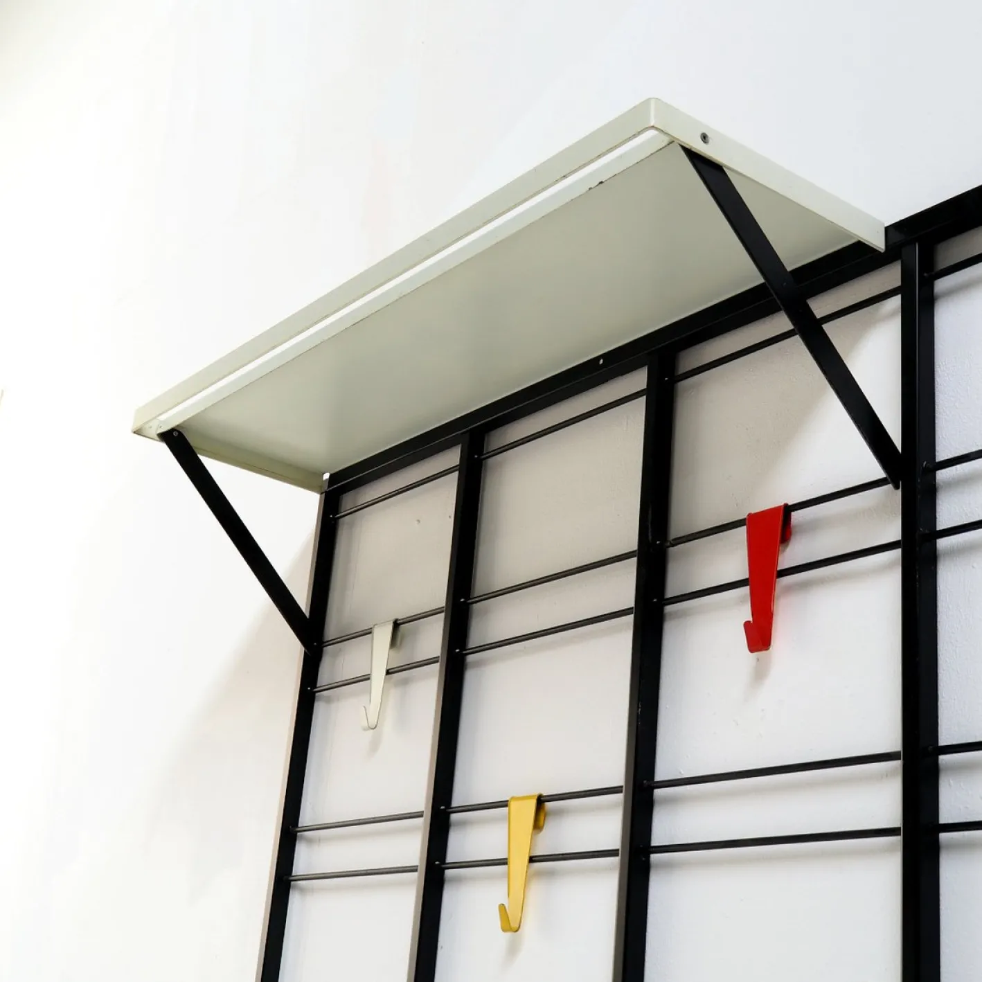 Scale Garderobe von Tjerk Reijenga für Pilastro, Niederlande, 1950er