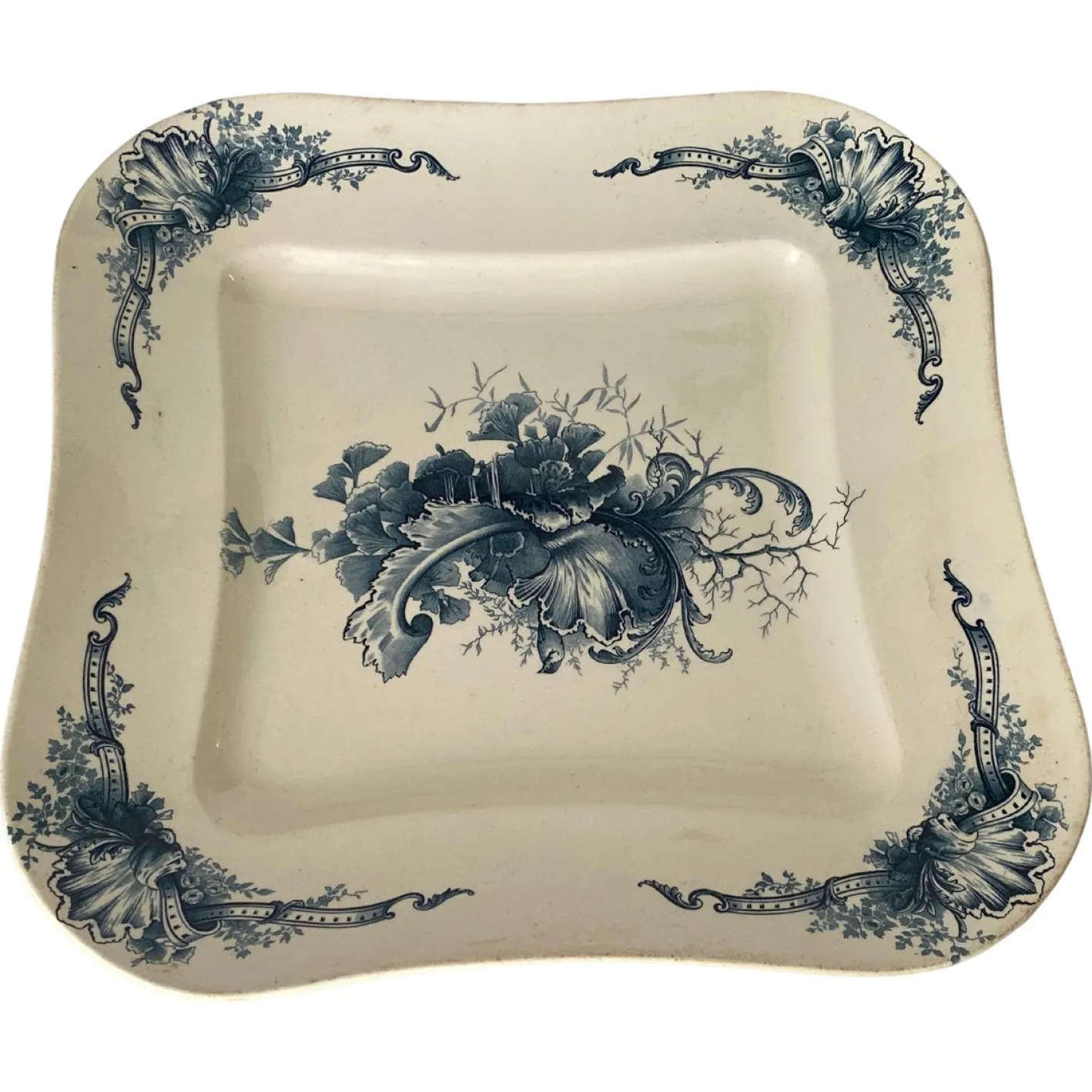 Schale aus Fayence mit Blumendekor von Terre De Fer, Frankreich, 19. Jh.