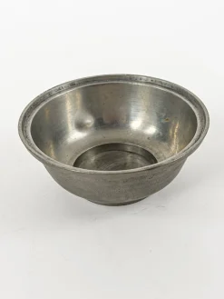 Schale aus Zinn mit skulpturalem durchbrochenem Deckel von Edvin Ollers, Schweden, 1920er
