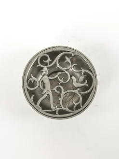 Schale aus Zinn mit skulpturalem durchbrochenem Deckel von Edvin Ollers, Schweden, 1920er