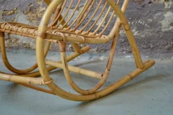 Schaukelstuhl aus Rattan