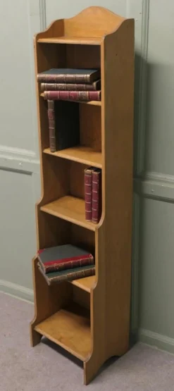 Schmaler Goldener Eichenholz Bücherschrank, 1900