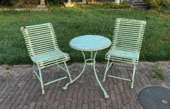 Schmiedeeisen Gartentisch & Stühle von Arras, 1890er, 3er Set