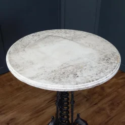 Schmiedeeisen Tisch mit Marmorplatte