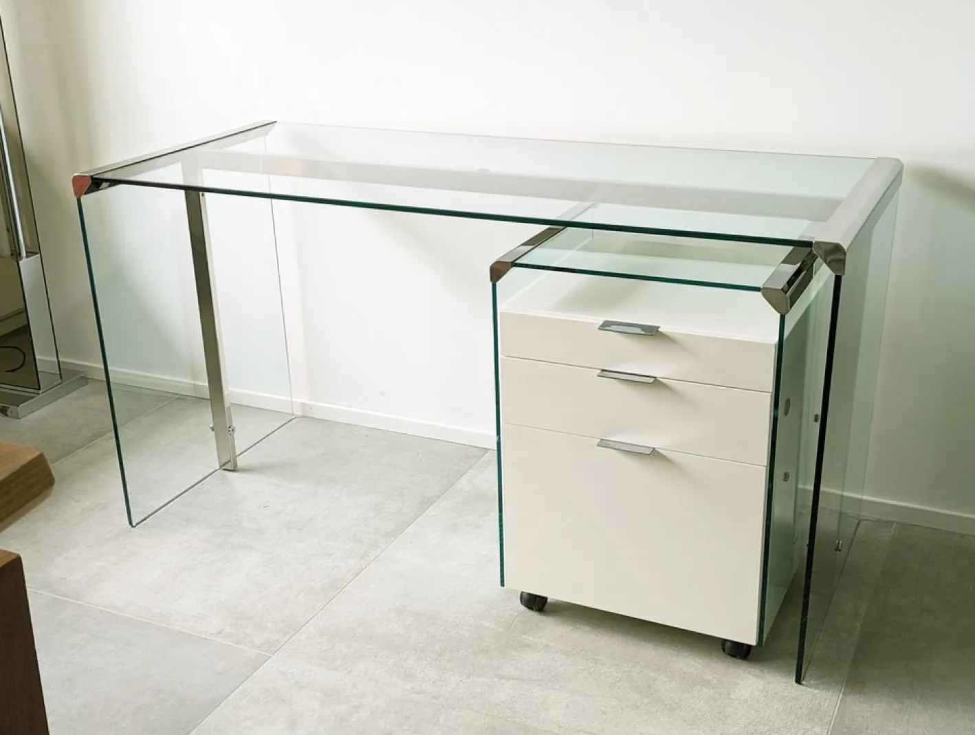 Schreibtisch aus Glas, lackiertem Holz & verchromtem Metall von Gallotti e Radice, 1990er