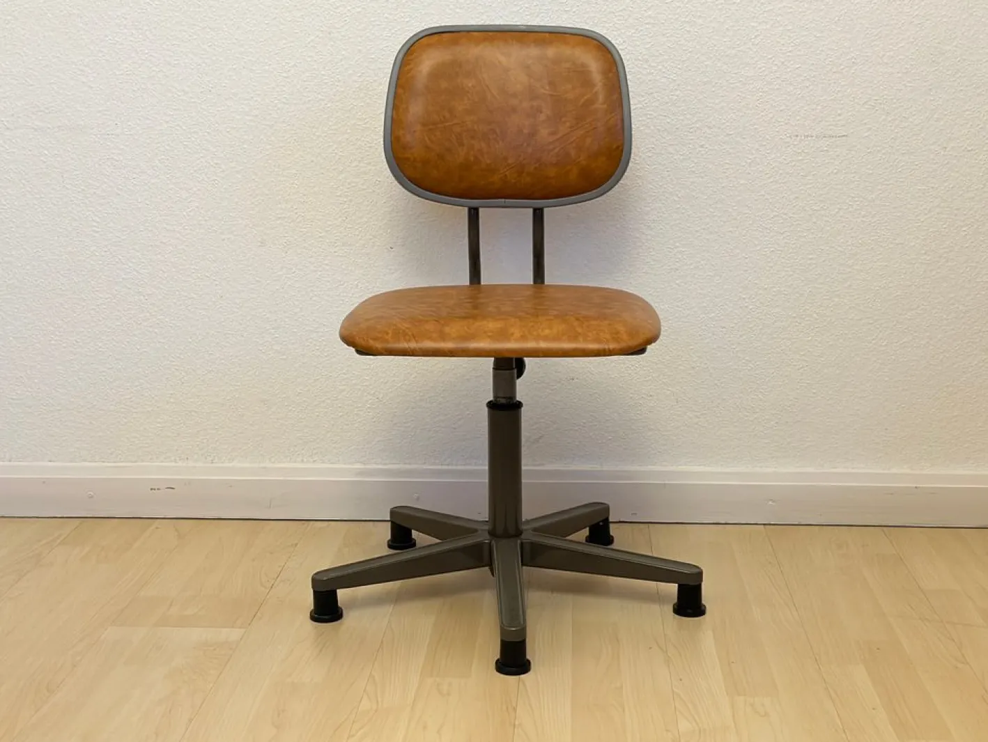 Schreibtisch-Drehstuhl von Bemefa, Deutsche UdSSR, 1990er