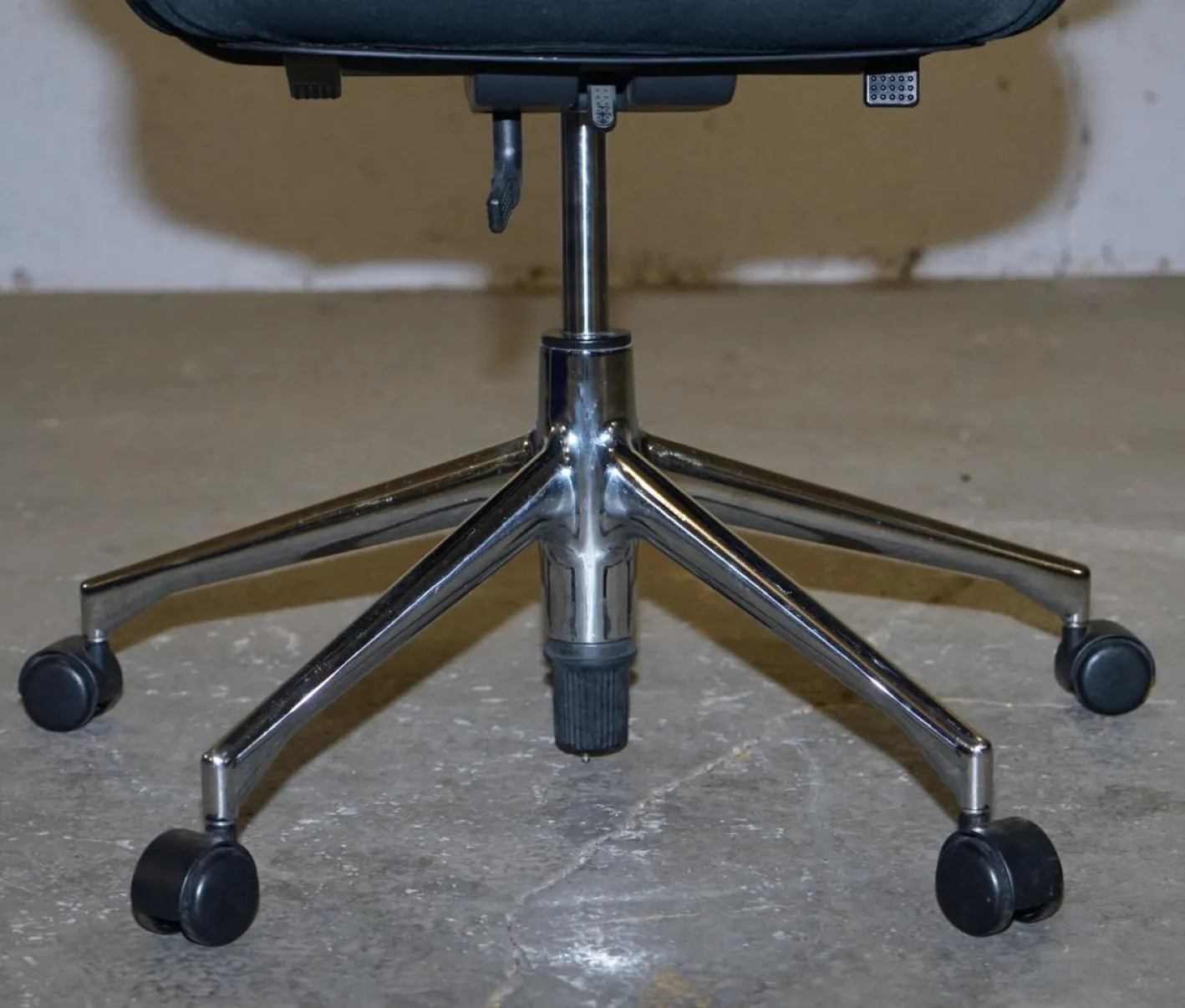 Schreibtischstuhl von Charles & Ray Eames für Vitra Eames