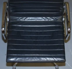 Schwarze Leder Drehsessel von Vitra