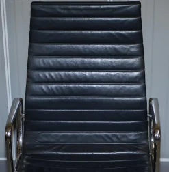Schwarze Leder Drehsessel von Vitra