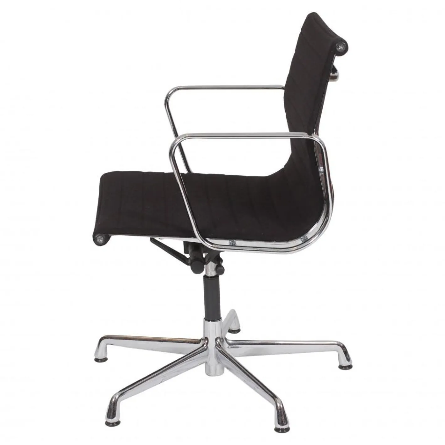 Schwarzer Hopsak EA-108 Stuhl von Charles Eames für Vitra