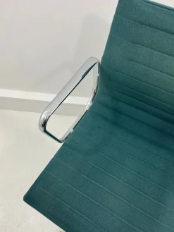 Schwarzer Hopsak Stoff Ea-117 Bürostuhl von Charles Eames für Vitra, 2000er