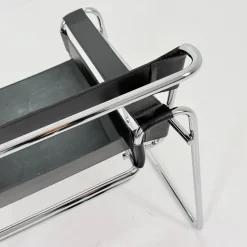 Schwarzer Mid-Century Wassily B3 Stuhl von Marcel Brauer, 1990er