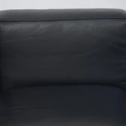 Schwarzes LC2 3-Sitzer Ledersofa von Le Corbusier, 2000er