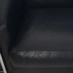 Schwarzes LC2 3-Sitzer Ledersofa von Le Corbusier, 2000er