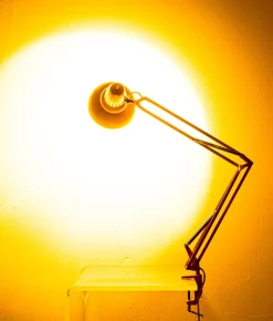 Schwedische Gelbe Tischlampe von Luxo, 1970er