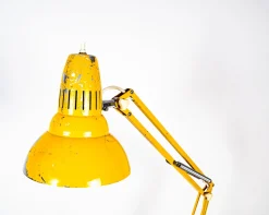 Schwedische Gelbe Tischlampe von Luxo, 1970er