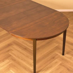 Schwedischer Runder Esstisch aus Teak, 1950
