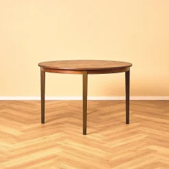 Schwedischer Runder Esstisch aus Teak, 1950