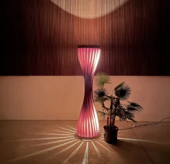 Schwedische Stehlampe aus Kiefernholz von Hans-Agne Jakobsson für Ab Markaryd, 1960er