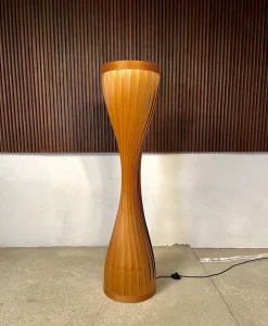 Schwedische Stehlampe aus Kiefernholz von Hans-Agne Jakobsson für Ab Markaryd, 1960er