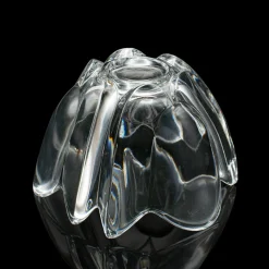 Schwedische Vintage Schale in Lilienform aus Kunstglas von Orrefors, 1970er