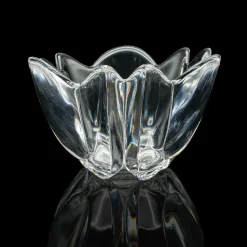Schwedische Vintage Schale in Lilienform aus Kunstglas von Orrefors, 1970er