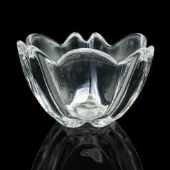 Schwedische Vintage Schale in Lilienform aus Kunstglas von Orrefors, 1970er