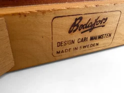 Schwedische Vintage Stühle & Dreieckiger Couchtisch von Carl Malmsten für Bodafors, 1950er, 3er Set