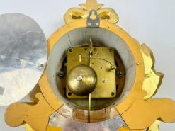 Schwedische Wanduhr aus vergoldetem geschnitztem Holz im Rokoko-Stil von Westerstrand, 1960er