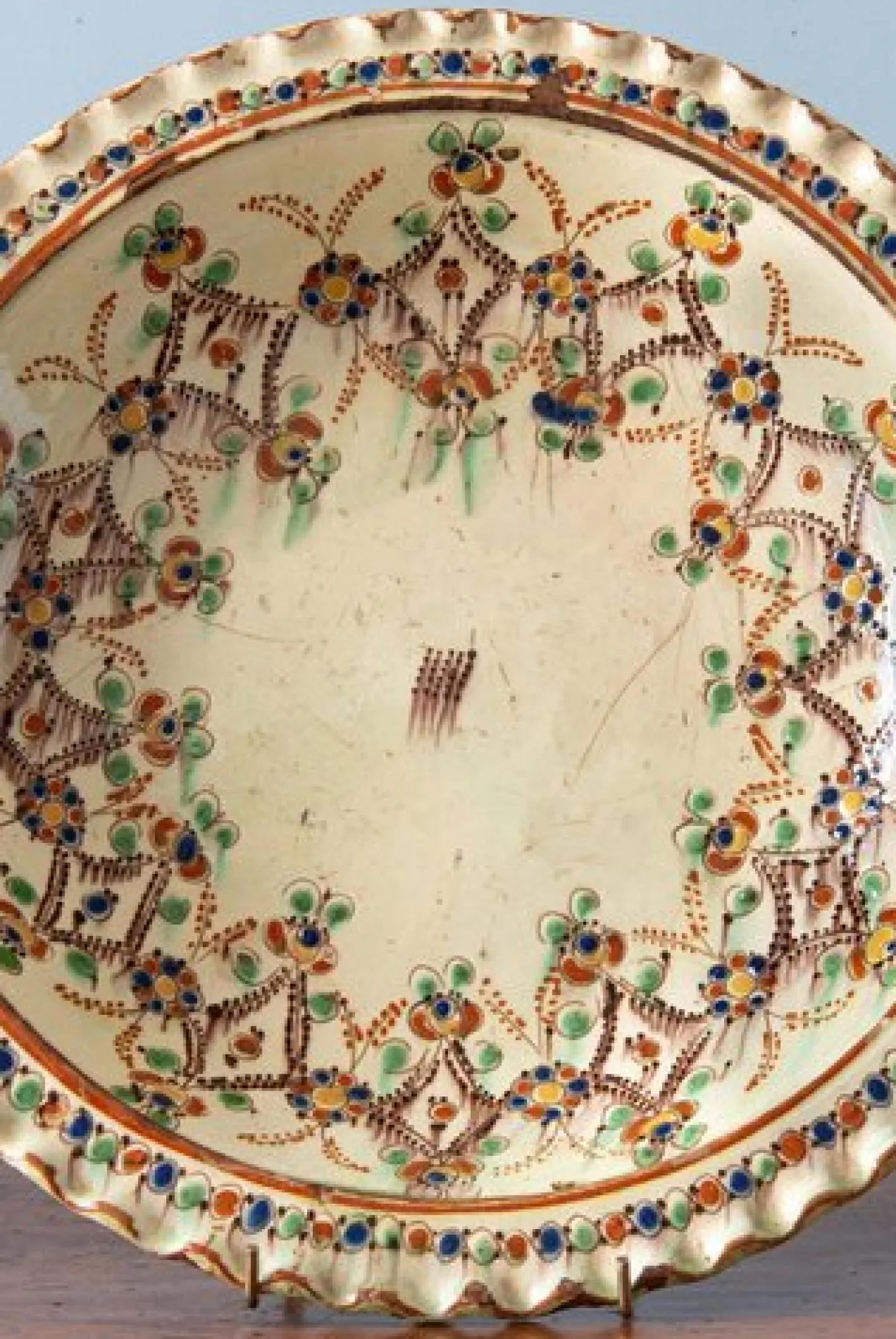 Schweizer Polychrome Slipware Schale von Langnau, 1700er