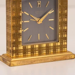 Schweizer Vintage Tischuhr aus vergoldetem Messing von Hermès, 1960er