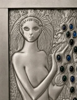 Secession Relief mit zwei weiblichen Akten und einer Weinrebe von Elena Luksch-Makowsky, Wien, 1903