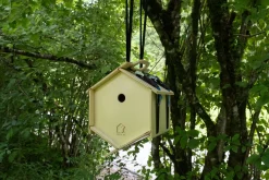 Sechseckiges Mökki Vogelhaus von Andrea Pregl